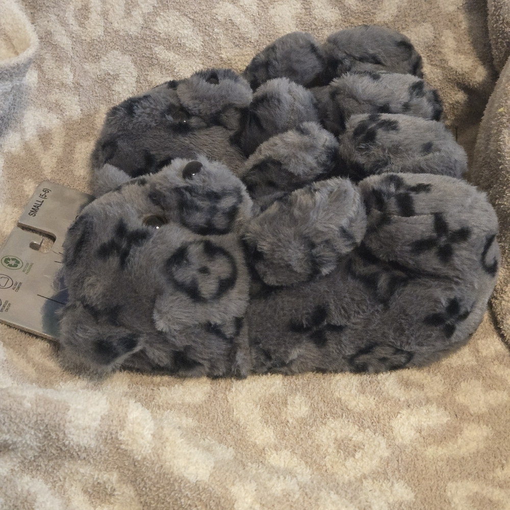 Bear Slippers - Picture 3 of 3